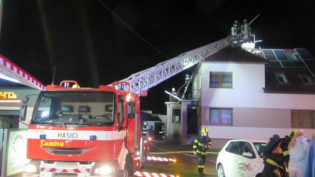 Požár rodinného domu v Babicích: škoda za milion korun.