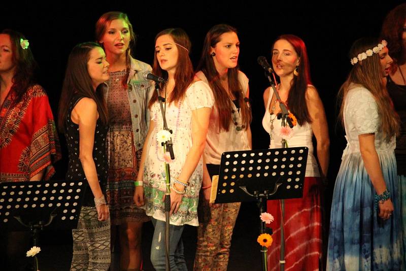 Studentský sbor Svatý Pluk v sobotu 7. listopadu oslavil v Klubu kultury v Uherském Hradišti 20 let svého fungování.