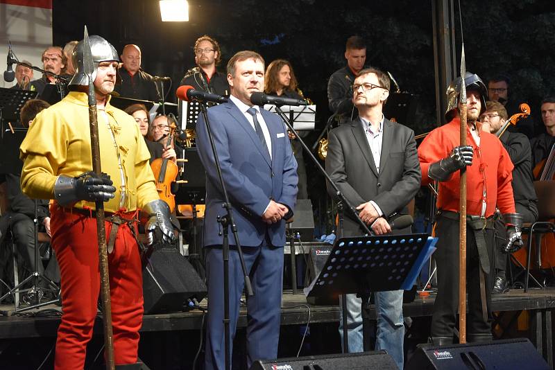 Den města ukončil koncert F-durr Jazzbandu a Slováckého komorního orchestru.