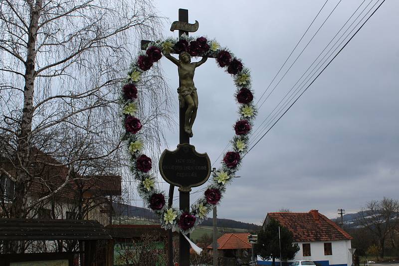 Prohlídka Březové, vesnice pod Velkým Lopeníkem na moravsko-slovenském pomezí.