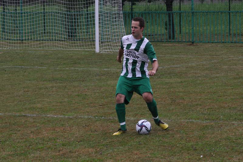 Fotbalisté Částkova (zelenobílé dresy) v rámci oslav výročí 80. let vyzvali starou gardu ligového Zlína.