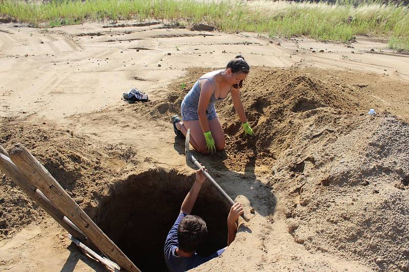 Pohřebiště, na němž bylo za pět let odkryto padesát hrobů z konce doby kamenné a začátku vznikající doby bronzové, jejichž stáří se odhaduje na 4 000 let, vydaly unikátní nálezy.