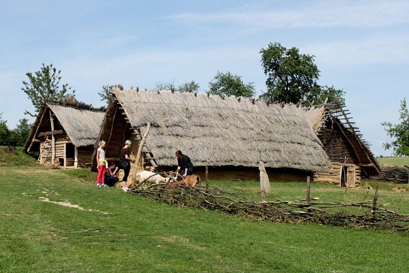 Archeoskanzen v Modré.