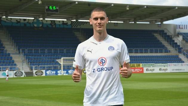 Mladý fotbalista Marko Merdovič z Černé Hory se stal první letní posilou Slovácka.
