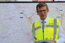 Přemostění silnice I/50 u Starého Města dálnicí D55. Ministr dopravy Martin Kupka