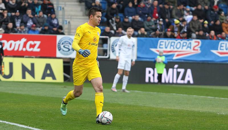 Fotbalisté Slovácko (bílé dresy) se v 15. kole FORTUNA:LIGY utkali s pražskou Spartu. Šlágr sledoval vyprodaný stadion.