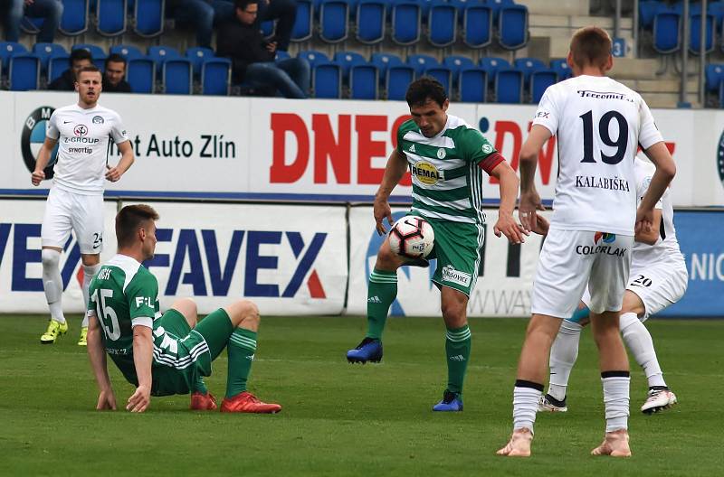 Fotbalisté Slovácka (v bílých dresech) remizovali s pražskými Bohemians 1905