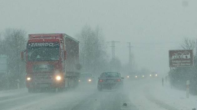 Další sněhový příval po pondělní několikacenti­metrové pokrývce dorazil na Slovácko v úterý 24. ledna ráno.