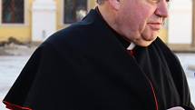 Na šest stovek kněží ze všech diecézí Česka, což je jedna třetina těch, kteří v naší vlasti působí, se včera sjelo do Velehradu na mši svatou, které se zúčastnil kardinál Dominik Duka.