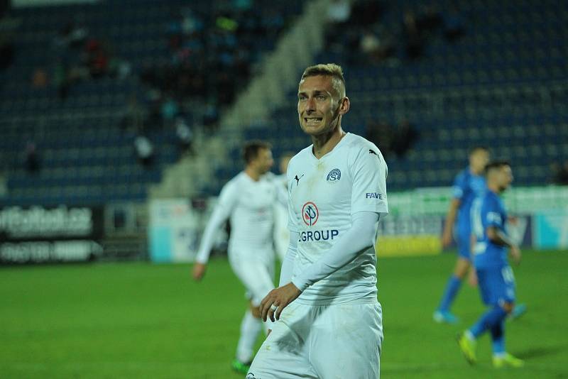 Fotbalisté Slovácka (v bílých dresech) v předehrávce 12. kola FORTUNA:LIGY porazili Liberec 3:1.