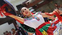 Vystoupení mezinárodních folklórních souborů v  muzeu J. A. Komenského  v Uherském Brodě.Na snímku  Compaňia Mexicana de  Danza folklorica de la Cindar de Mexica