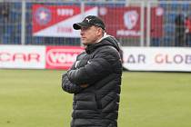Trenér fotbalistů Slovácka Martin Svědík při zápase s Pardubicemi. 