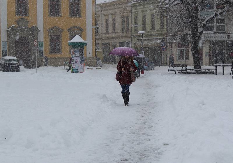 Sněhová nadílka na Masarykově náměstí v Uherském Hradišti