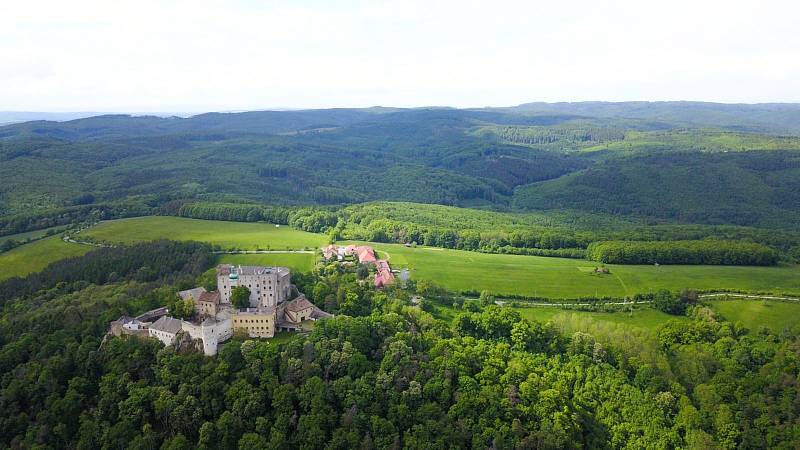 Buchlov (německy Buchlau) je královský hrad stojící na stejnojmenném kopci v Chřibech nad Buchlovicemi.