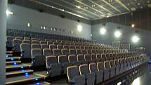 Zajímavého regionálního primátu se podařilo dosáhnout městu Uherský Brod, když v pondělí 27. prosince zahájilo zkušební provoz nově zrekonstruovaného kina Máj, které má ve své standardní nabídce také 3D projekci.