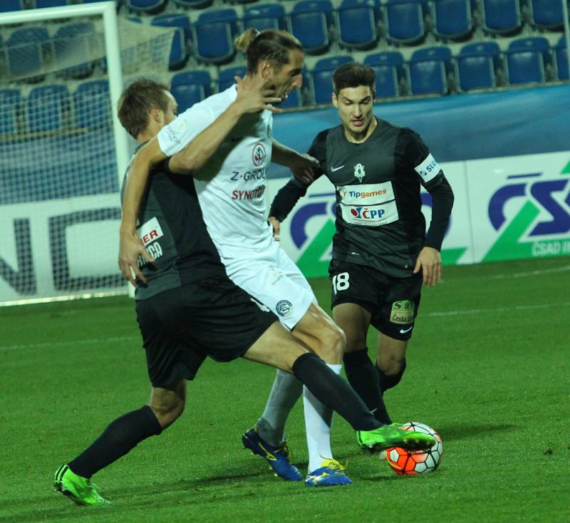 1. FC Slovácko - FK Jablonec. Zleva Luděk Pernica, Libor Došek a Michal Trávník.