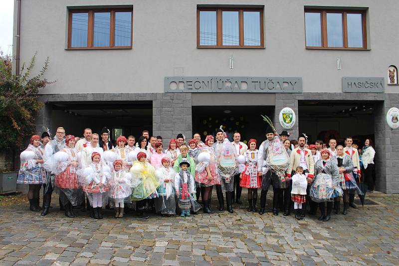 V Tučapech se letos hodovalo opět s právem. Stárkovský pár Per Janalík a Alena Ferková však byl přespolní.