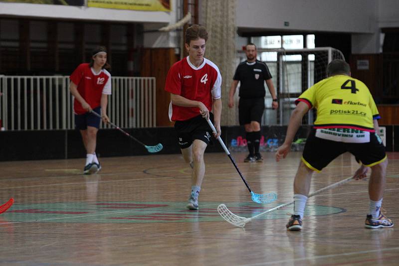 V hlucké sportovní hale se o víkendu uskutečnil již osmnáctý ročník tradičního florbalového turnaje s názvem Slovácký pohár.