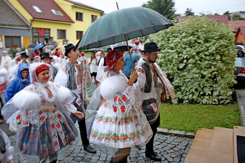 Krojované hody s právem ve Vážanech.