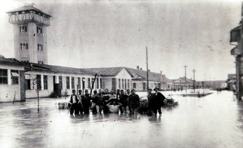 Výstava Povodně v Uherském Hradišti ve Slováckém muzeu. Areál nemocnice 1919