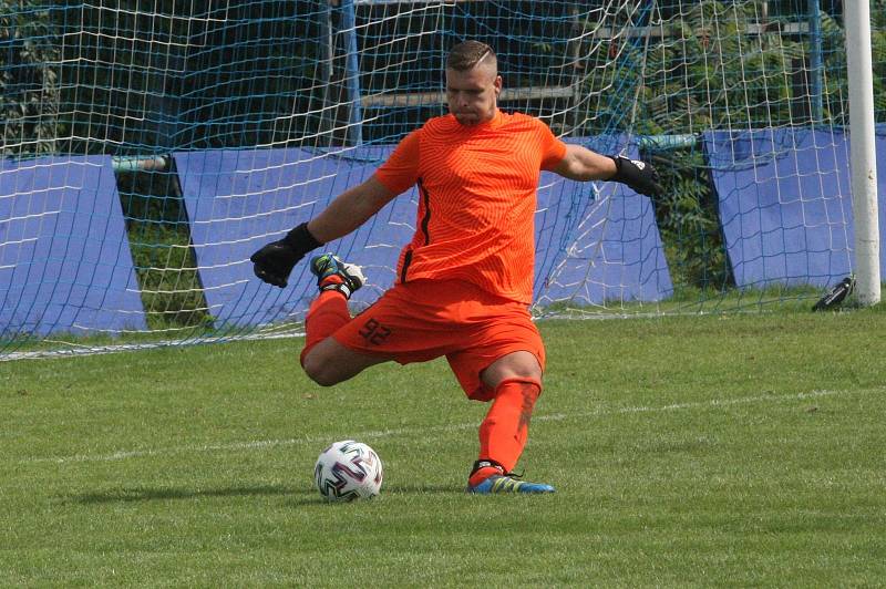 Fotbalisté Kunovice doma prohráli s Nivnicí 0:2. Hosty poprvé vedl nový hlavní trenér Pavel Barcuch.