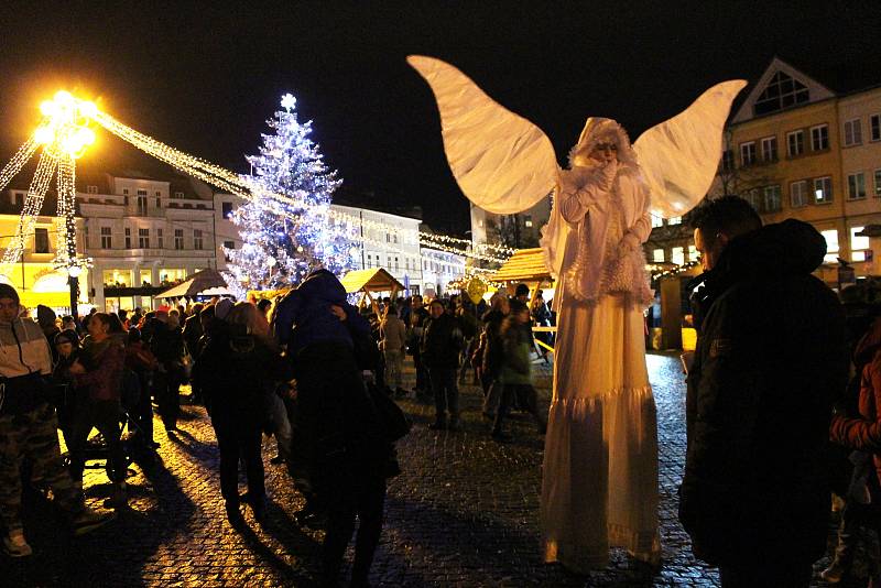 Na Masarykově náměstí v Uherském Hradišti se v úterý 5. prosince uskutečnil Mikulášský rej.