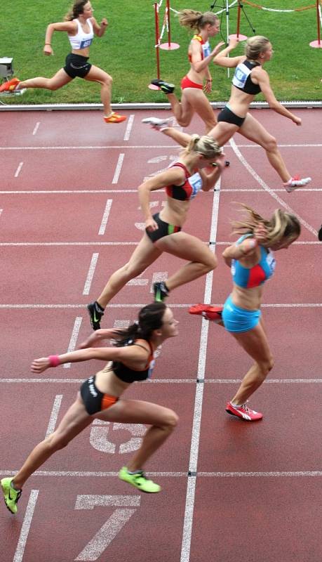 Hry VI. letní olympiády dětí a mládeže ČR ve Zlínském kraji. Atletika na atletickém stadionu v Uherském Hradišti.