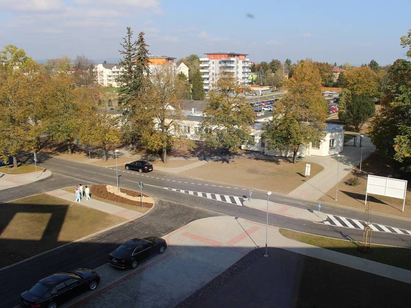 Centrální objekt chirurgických oborů v Uherskohradišťské nemocnici byl v pátek 10. října slavnostně představen. 