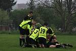 Fotbalisté Jalubí (žlutočerné dresy) v semifinále Poháru OFS Jarošovský pivovar zdolali Nedakonice 3:0.