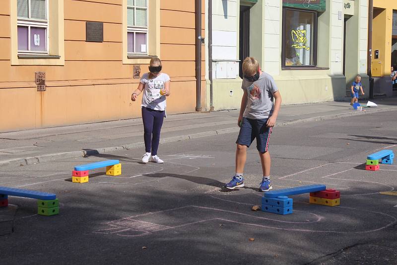 Masarykovo náměstí v Hradišti zaplnilo šest stovek dětí. Ze škol je vylákal Evropský Den bez aut