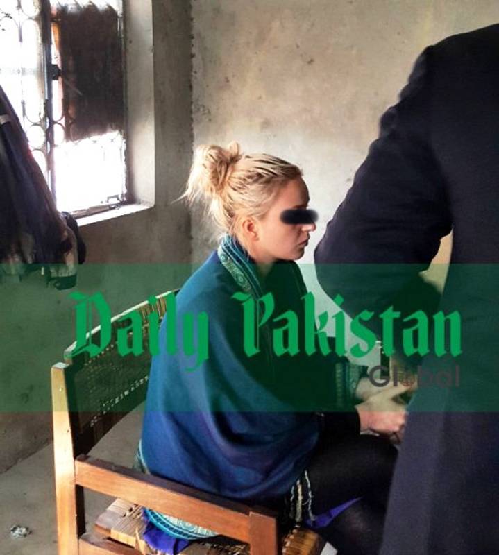 Tereza H. u soudu v pákistánském městě Láhaur.