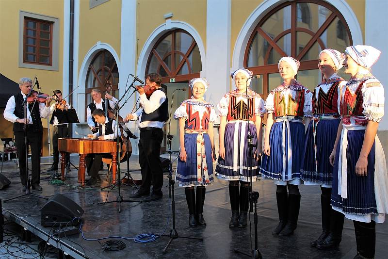 Folklor v Redutě na Slováckém létě