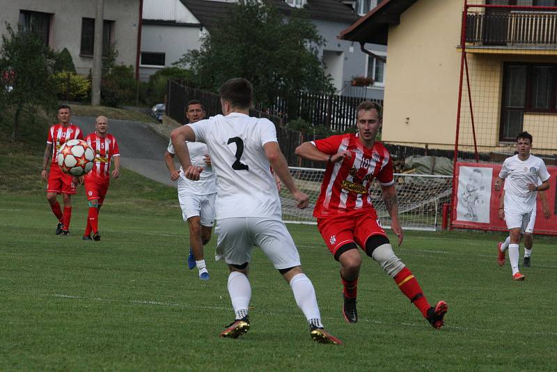 Fotbalisté Jalubí v sobotu slavili významné výročí devadesáti let od založení klubu.