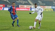 Fotbalisté Slovácka (bílé dresy) prohráli ve šlágru 17. kola FORTUNA:LIGY s Plzní 1:2.