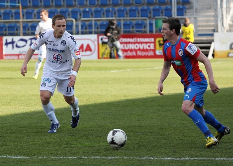 1. FC Slovácko - Plzeň. Zleva Jiří Valenta a Vladimír Darida.