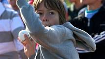 Kinderiáda na atletickém stadionu v Uherském Hradišti.