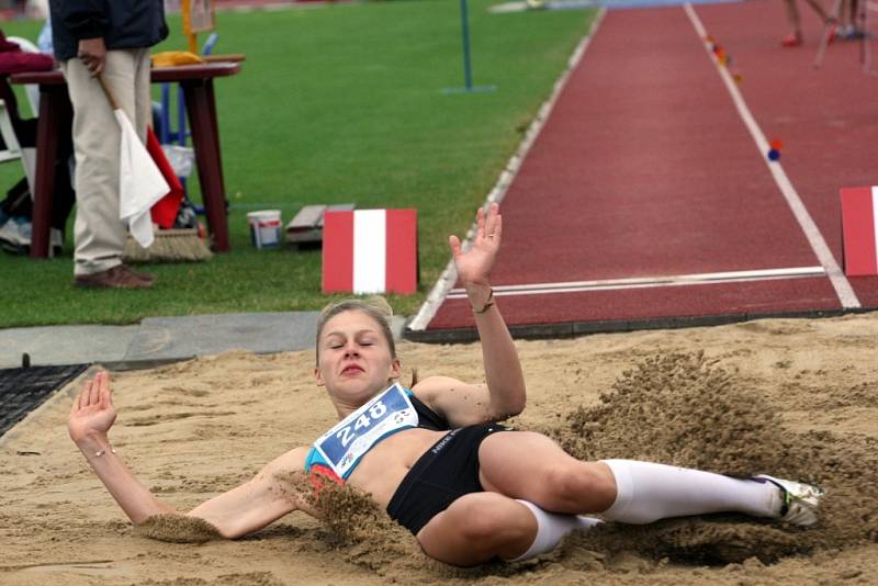 Hry VI. letní olympiády dětí a mládeže ČR ve Zlínském kraji. Atletika na atletickém stadionu v Uherském Hradišti.