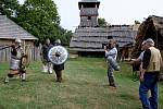 Archeoskanzen na Modré okupuje filmový štáb ČT, Velkomoravané a skupiny oživlé historie. 