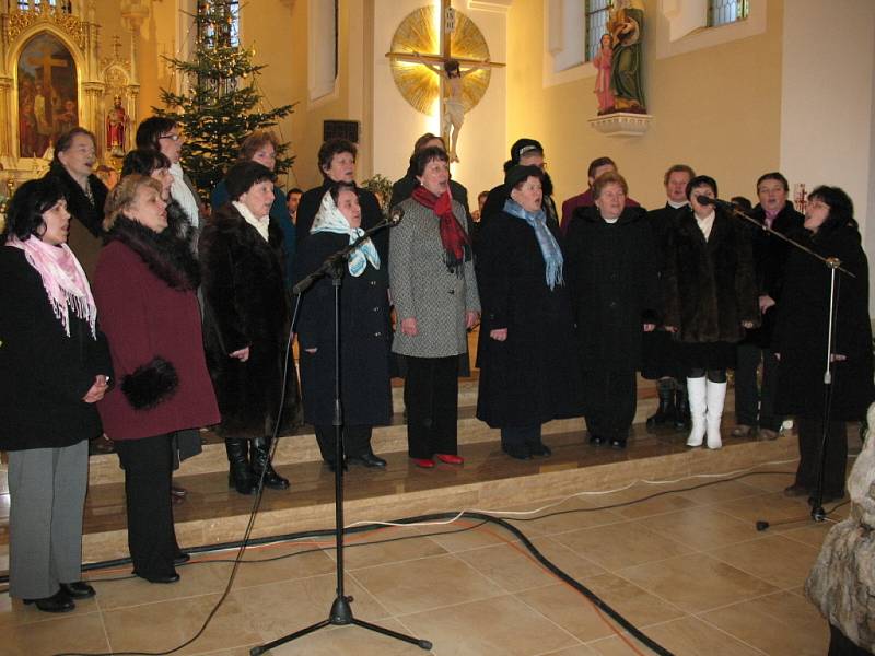 Tradičně netradiční tříkrálový koncert, tak nazvala svoje nedělní představení Dechová hudba Straňanka.