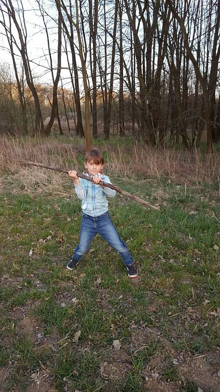 Děti posílaly v době dálkové výuky do školy fotopozdravy.