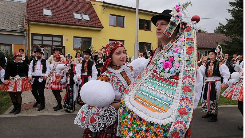 Slováckou tradici hodů oslavili o víkendu ve Vážanech