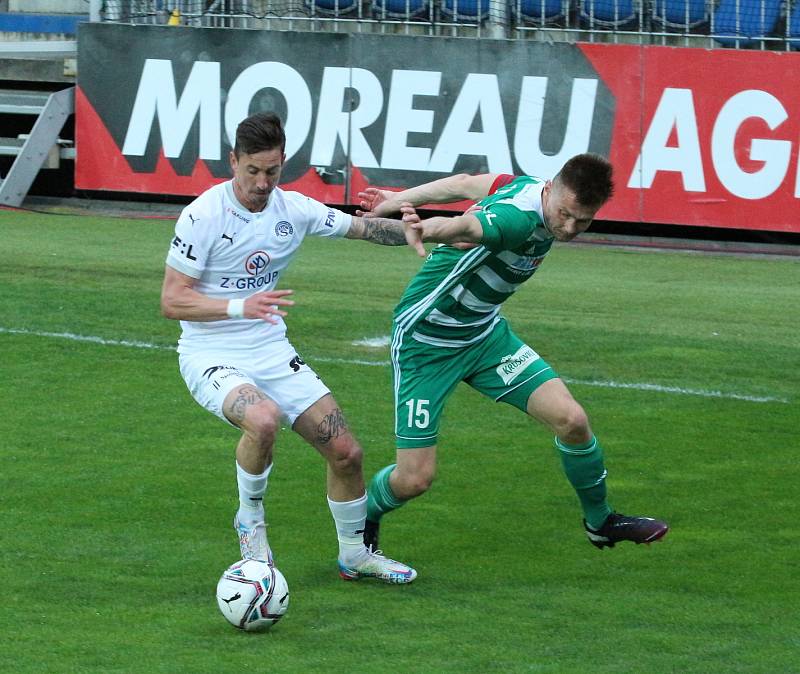 Fotbalisté Slovácka (v bílých dresech) se ve 32. kole FORTUNA:LIGY utkali s pražskými Bohemians.