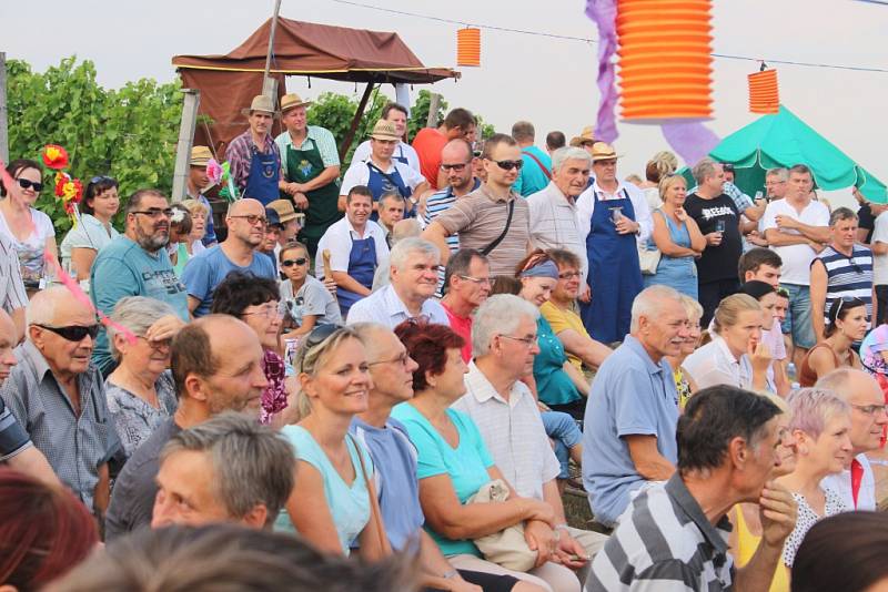 Borový kůl od soboty značí uzamknutý vinohrad v Polešovicích.