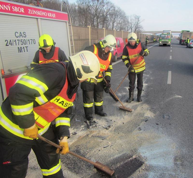 Divokou jízdu kola uvolněného z kamionu odskákal Citroen.