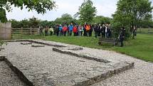 HOSTÉ ZE SLOVENSKA. Sedmdesát zaměstnanců úřadu Slovenské akademie věd a tamního archeologického ústavu přijelo pro určitou inspiraci na Modrou.