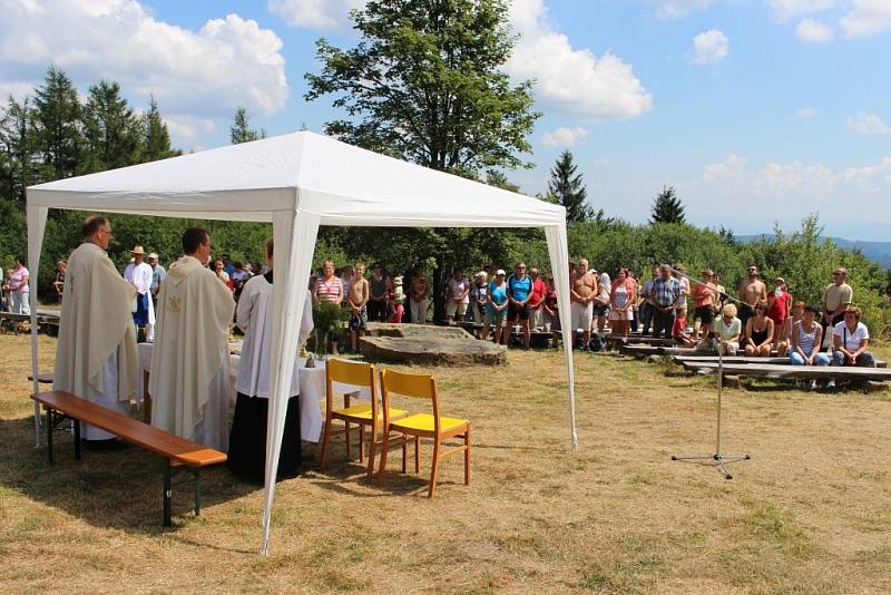 Na vrcholu Velkého Lopeníku se v sobotu 19. července uskutečnilo tradiční setkání Čechů a Slováků. 