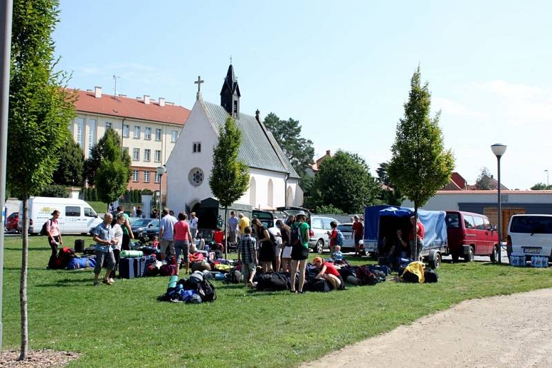 Desítky kilometrů měli za sebou věřící poutníci, kteří dorazili v sobotu dopoledne na Velehrad.