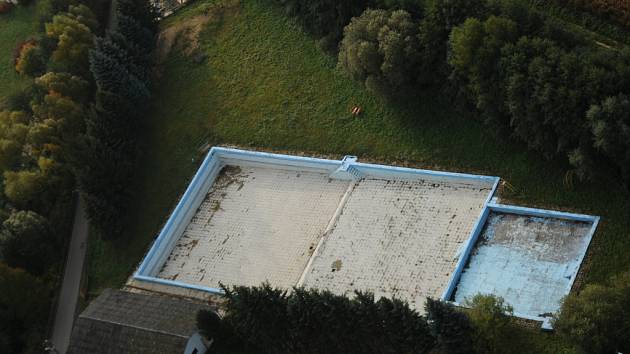 Osvětimanský bazén zůstane bez vody také letošní léto.