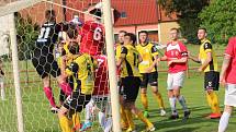 ČSK Uherský Brod - Rosice 1:2 (1:1). Domácí jsou v červeném.