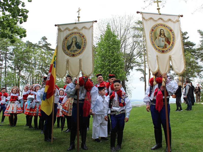 Setkání čtyř králů z Vlčnova, Hluku, Kunovic a Skoronic na Svatém Antonínku 8. května 2022.